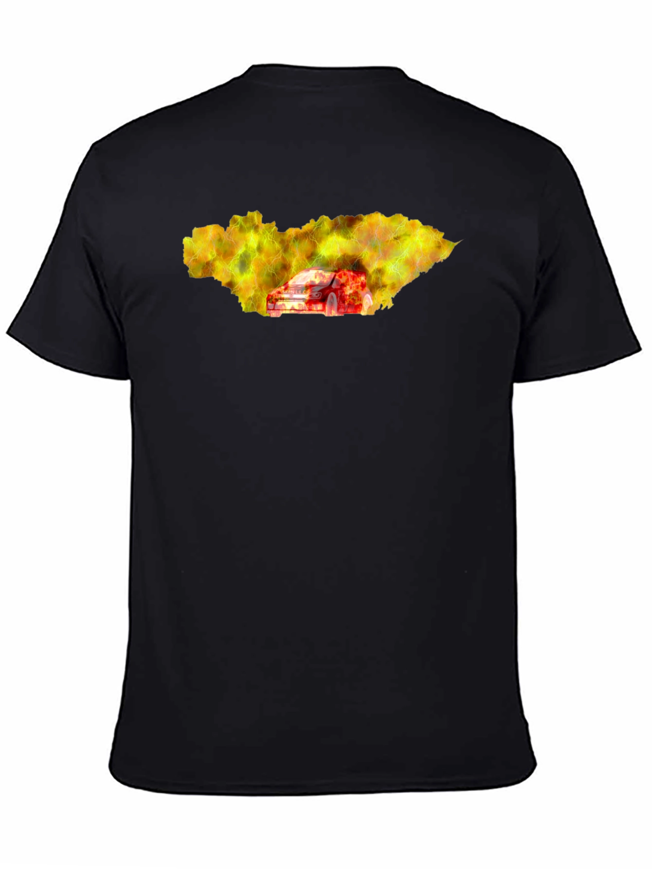 Camiseta Hombre Negra con Diseño de Coche en Llamas