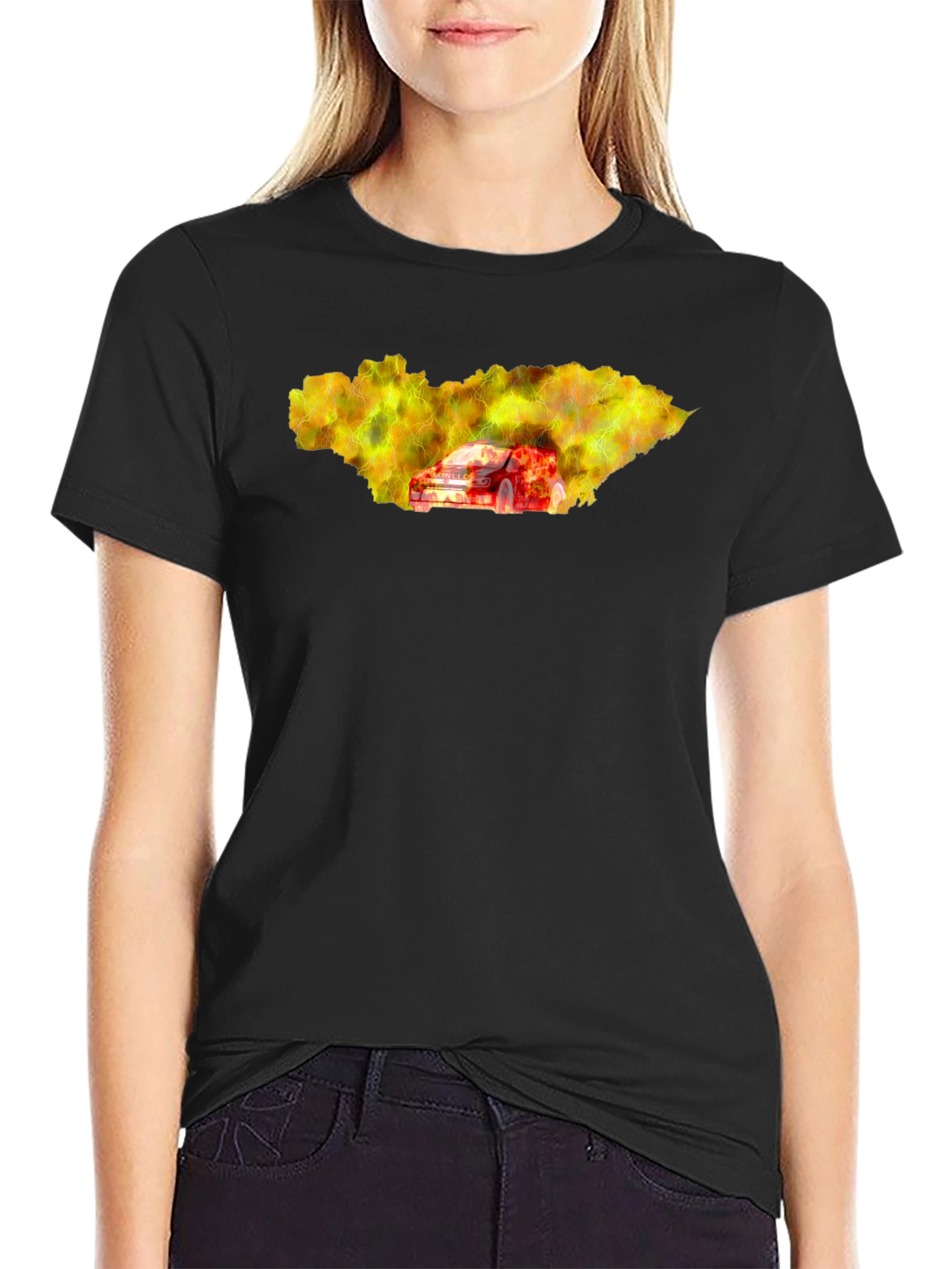Camiseta Hombre Negra con Diseño de Coche en Llamas