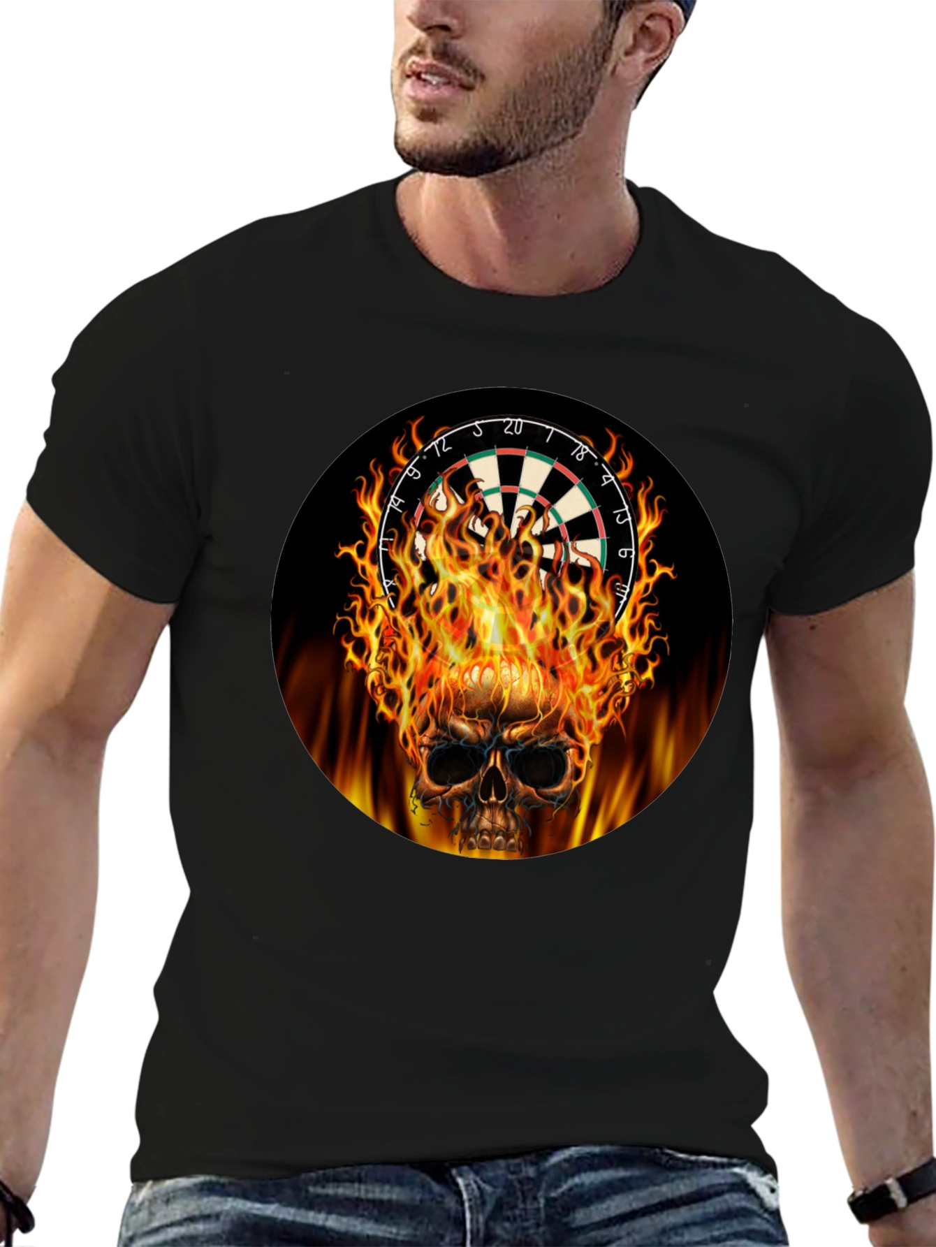 Camiseta Negra Calavera Dardos en Llamas