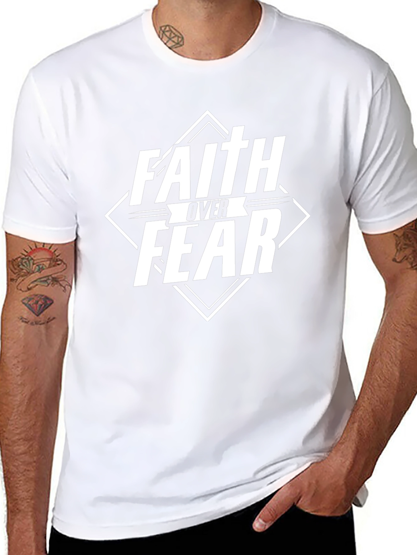 Camiseta Negra: Fe Sobre Miedo