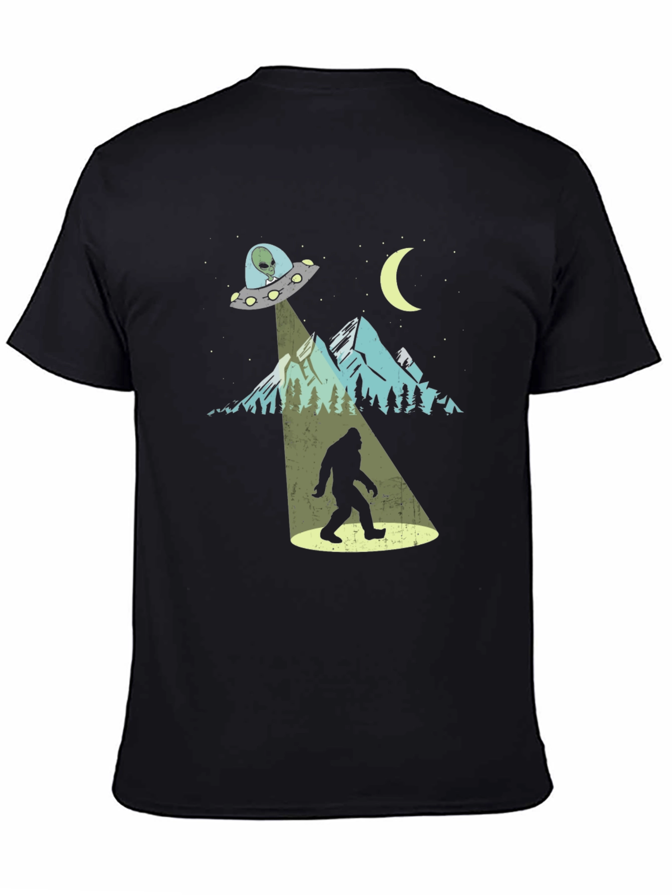 Camiseta Negra Bigfoot OVNI Divertida