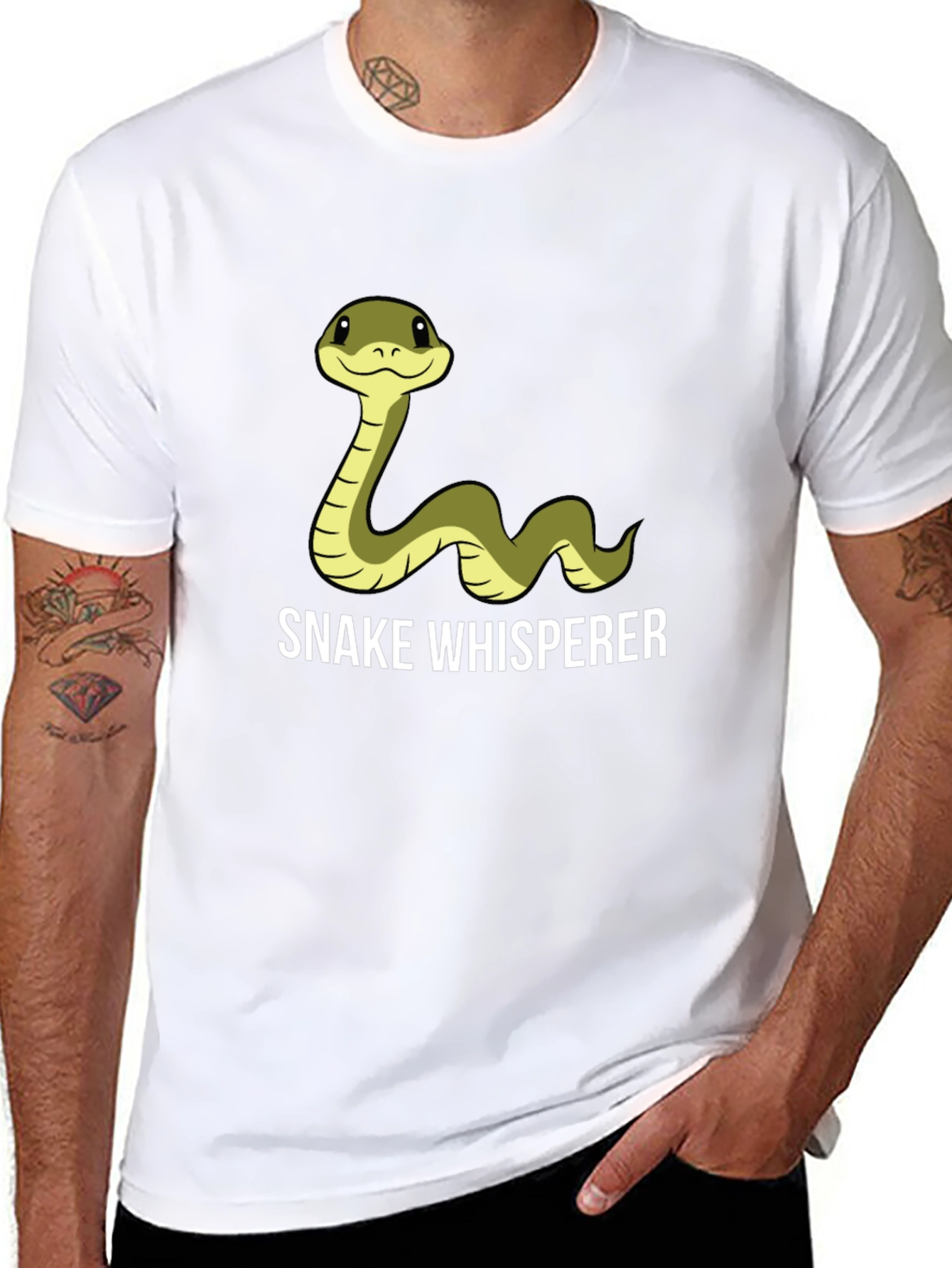 Camiseta Negra Snake Whisperer con Diseño de Serpiente