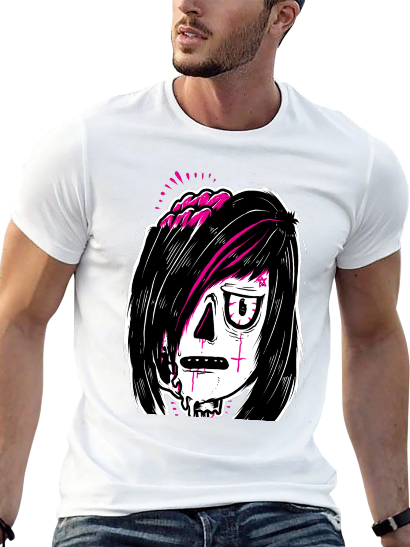 Camiseta Negra con Estampado Gótico y Moderno