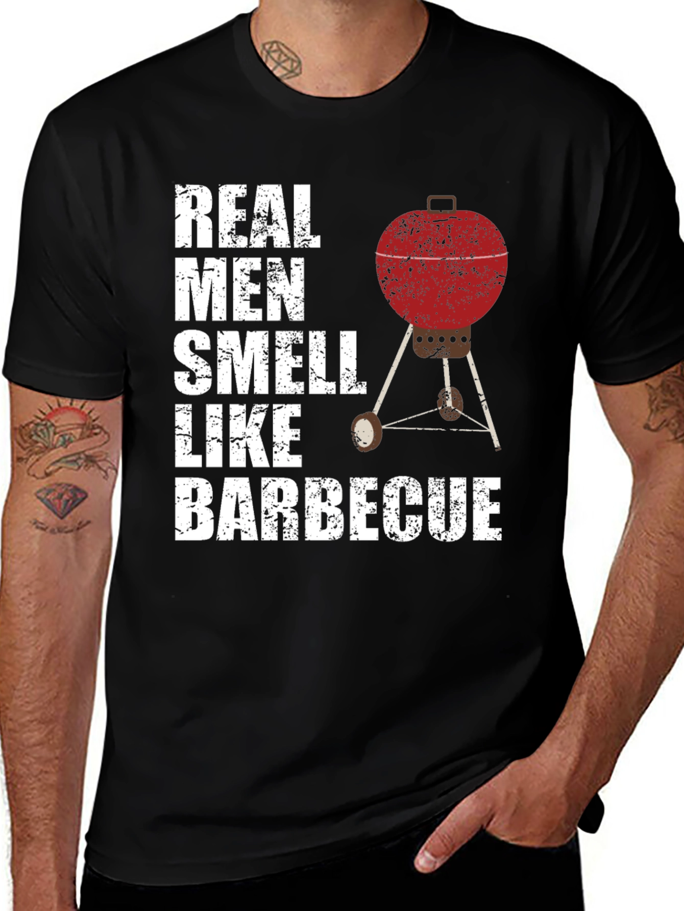 Camiseta Hombre Real Men Smell Like Barbecue