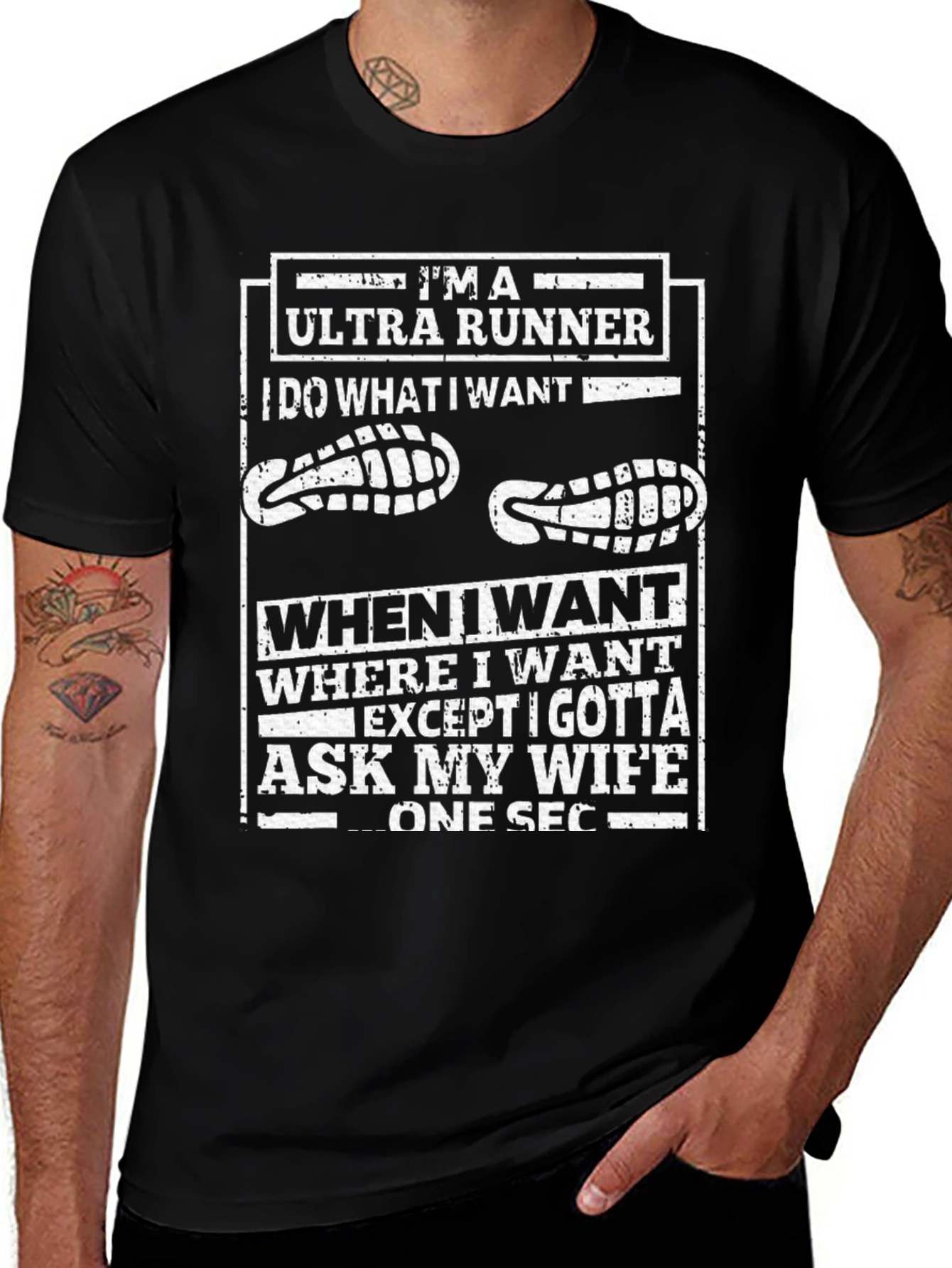 Camiseta Negra Ultra Runner Le Pregunto a Mi Esposa