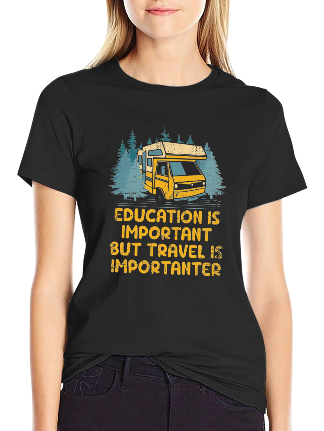 Camiseta Negra Viajar es Más Importante