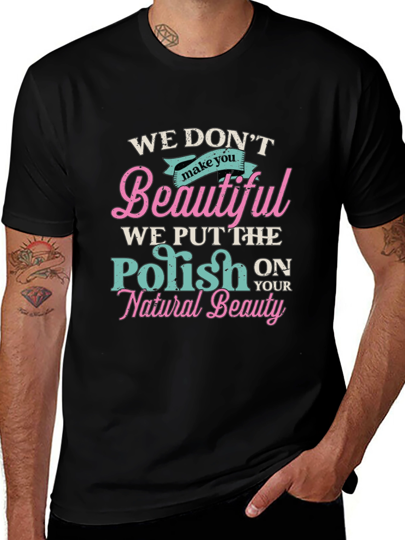 Camiseta Negra: Realzamos Tu Belleza Natural