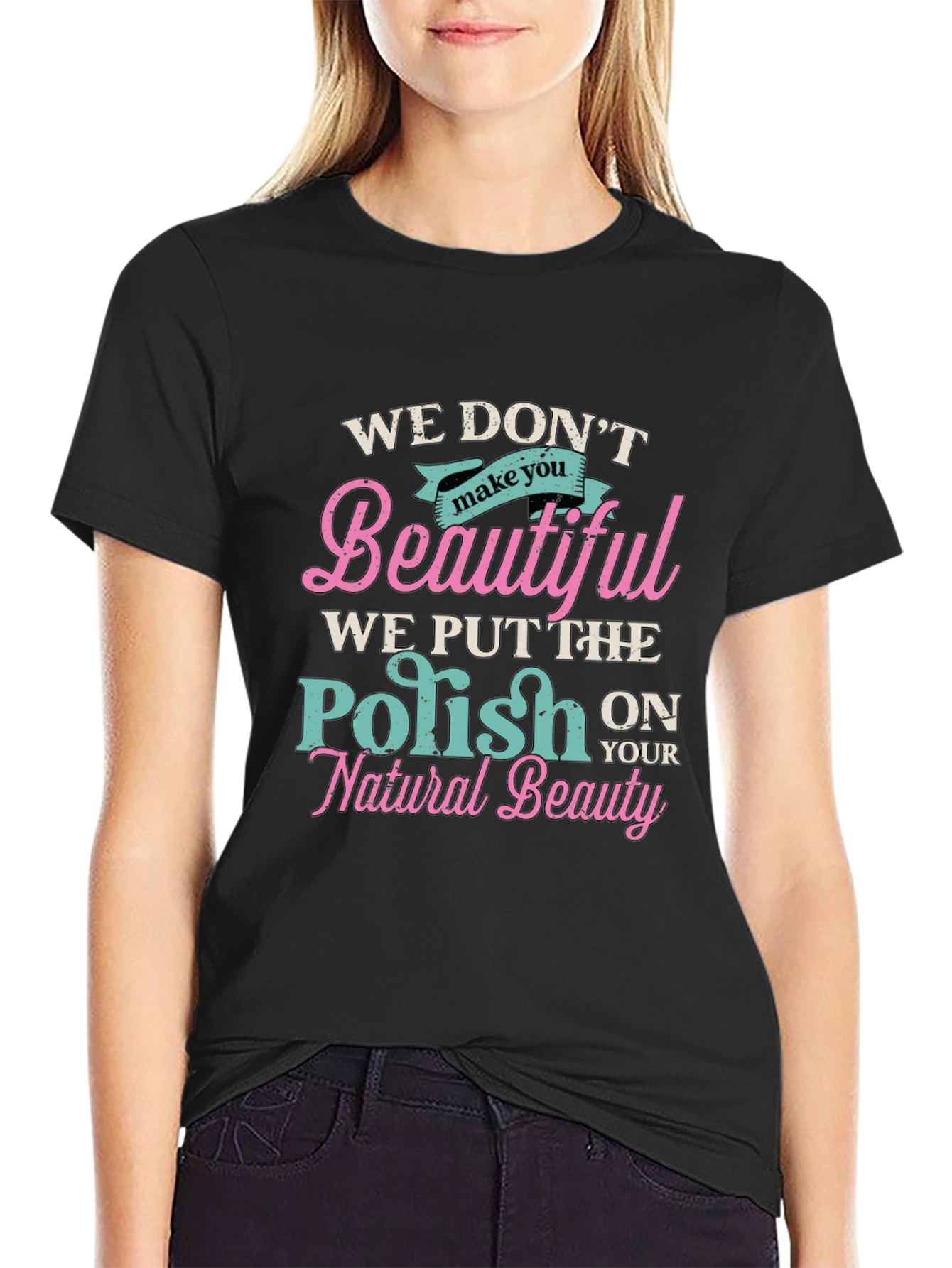 Camiseta Negra: Realzamos Tu Belleza Natural