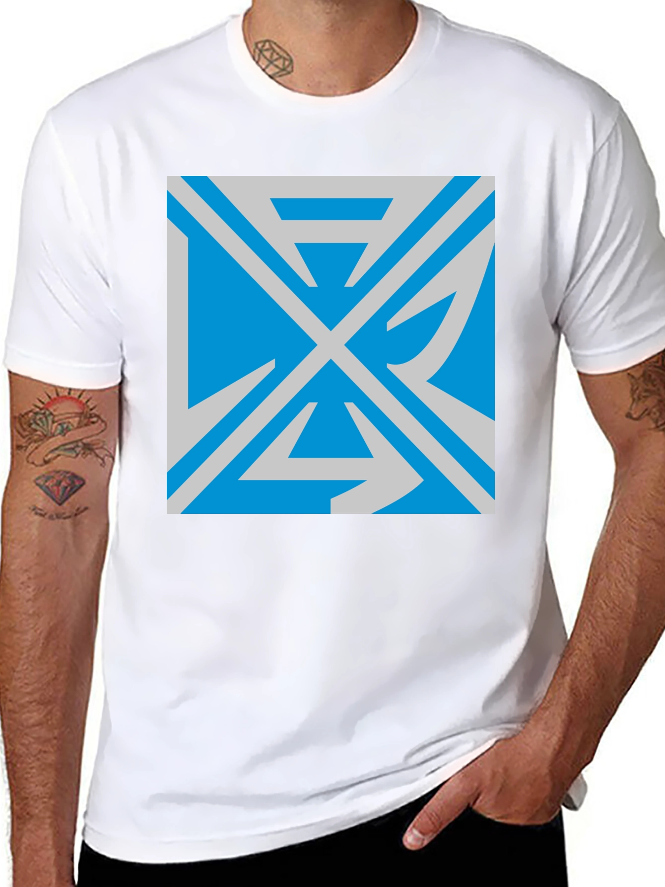 Camiseta Negra con Diseño Abstracto Azul