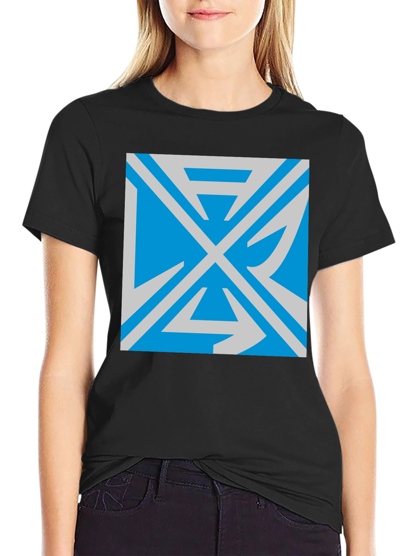 Camiseta Negra con Diseño Abstracto Azul