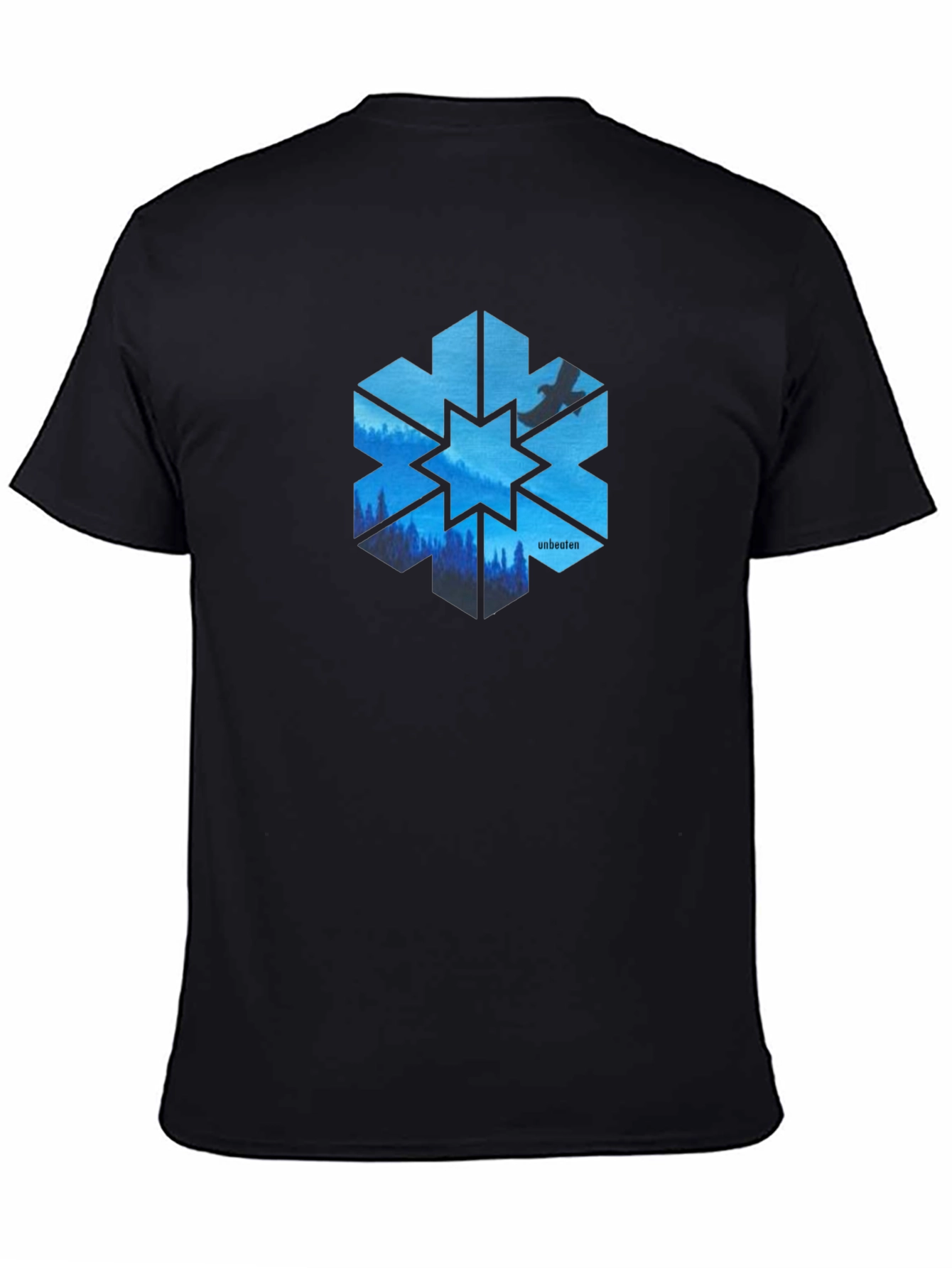 Camiseta Negra Hombre Diseño Montañas Azules