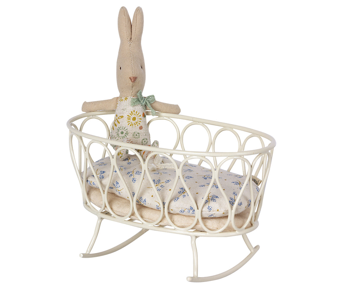 Cradle with Sleeping Bag
