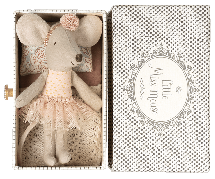 Little Sister Dance Mouse in Day Bed