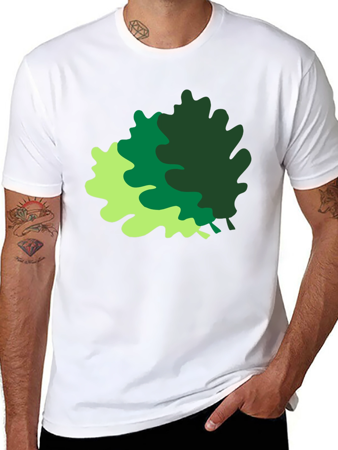 Camiseta Negra con Estampado de Hojas Abstractas