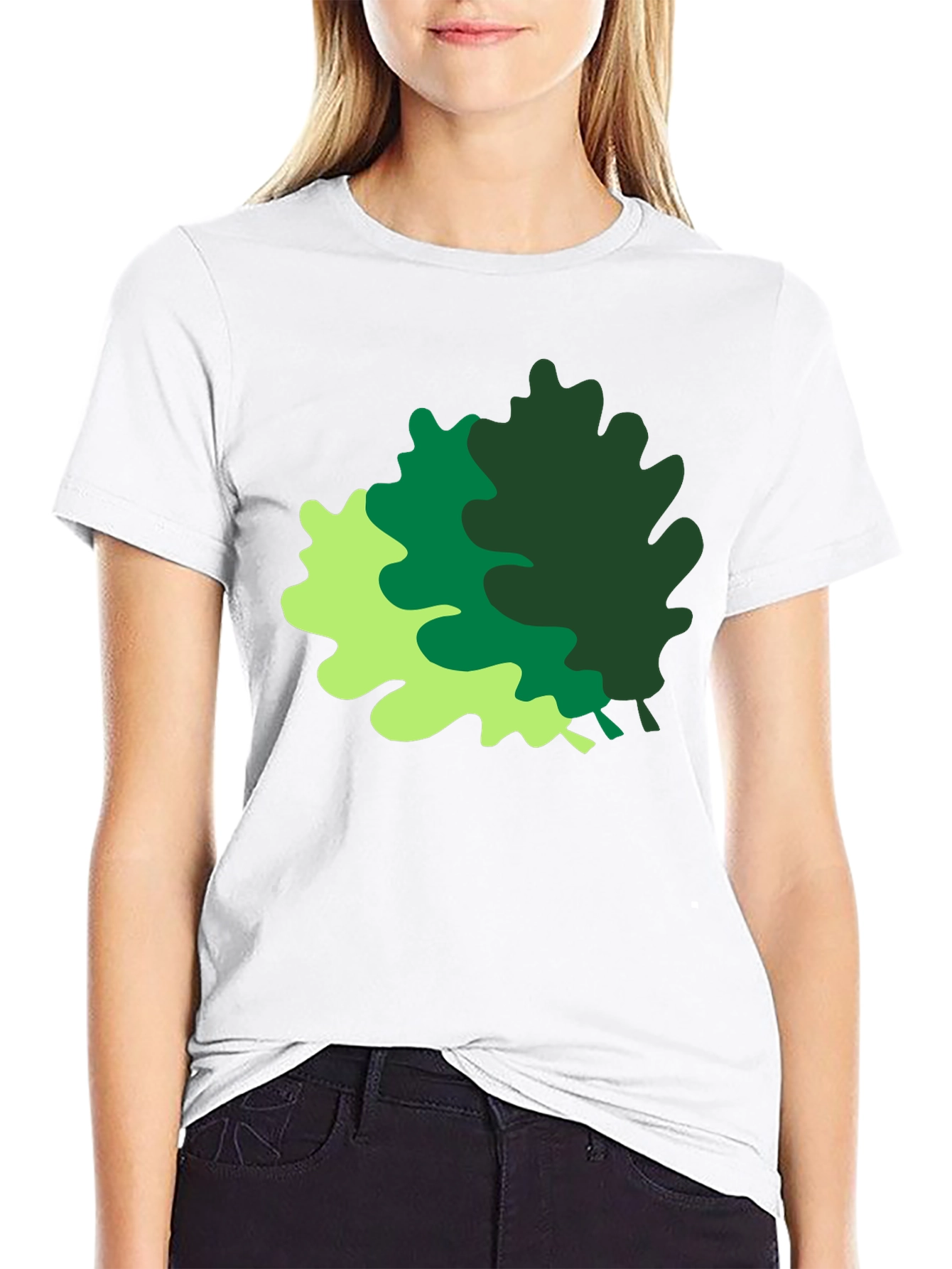 Camiseta Negra con Estampado de Hojas Abstractas