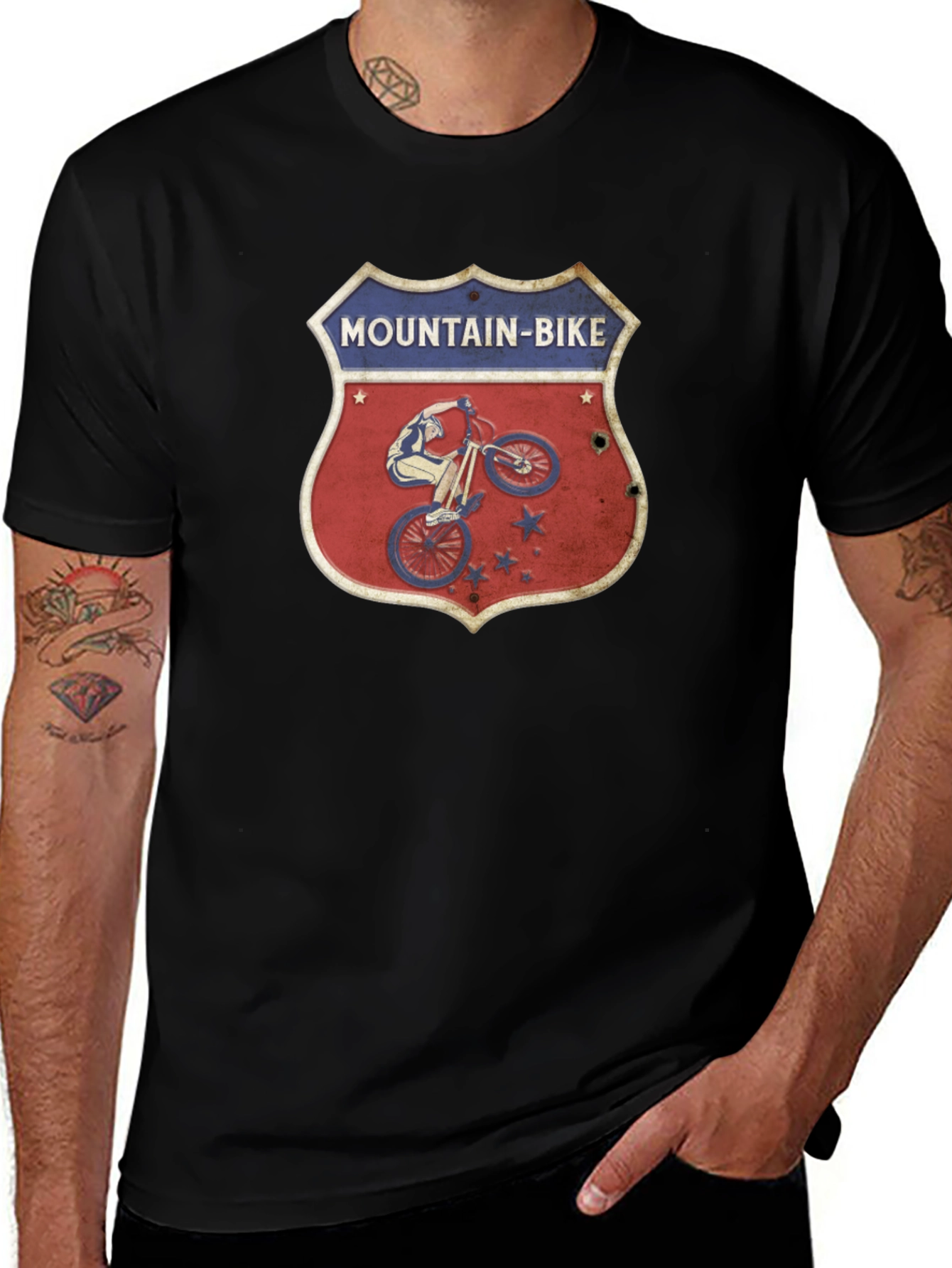 Camiseta Negra con Diseño de Bicicleta de Montaña Retro