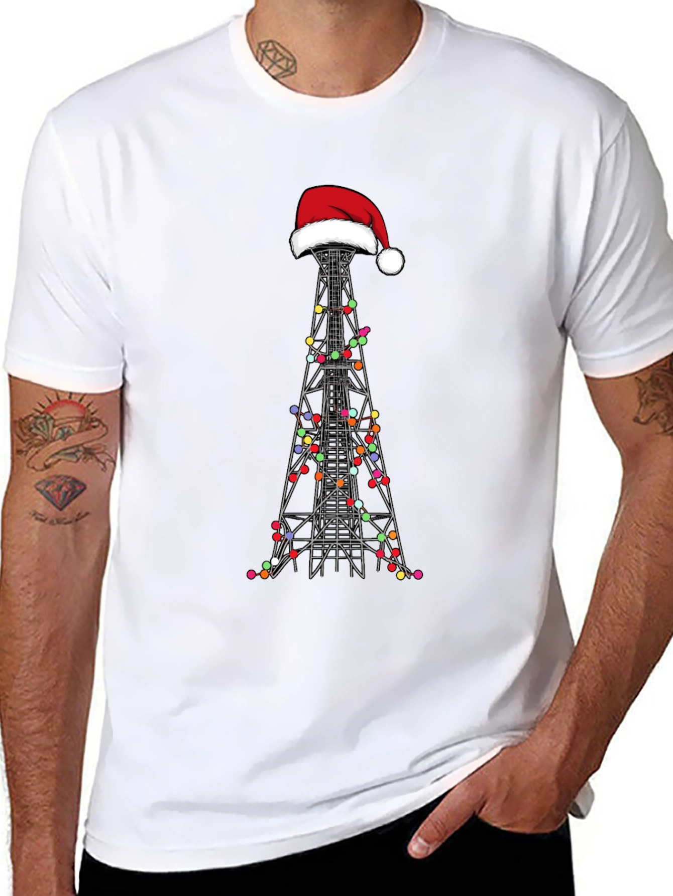 Camiseta Negra Navideña con Torre de Radio