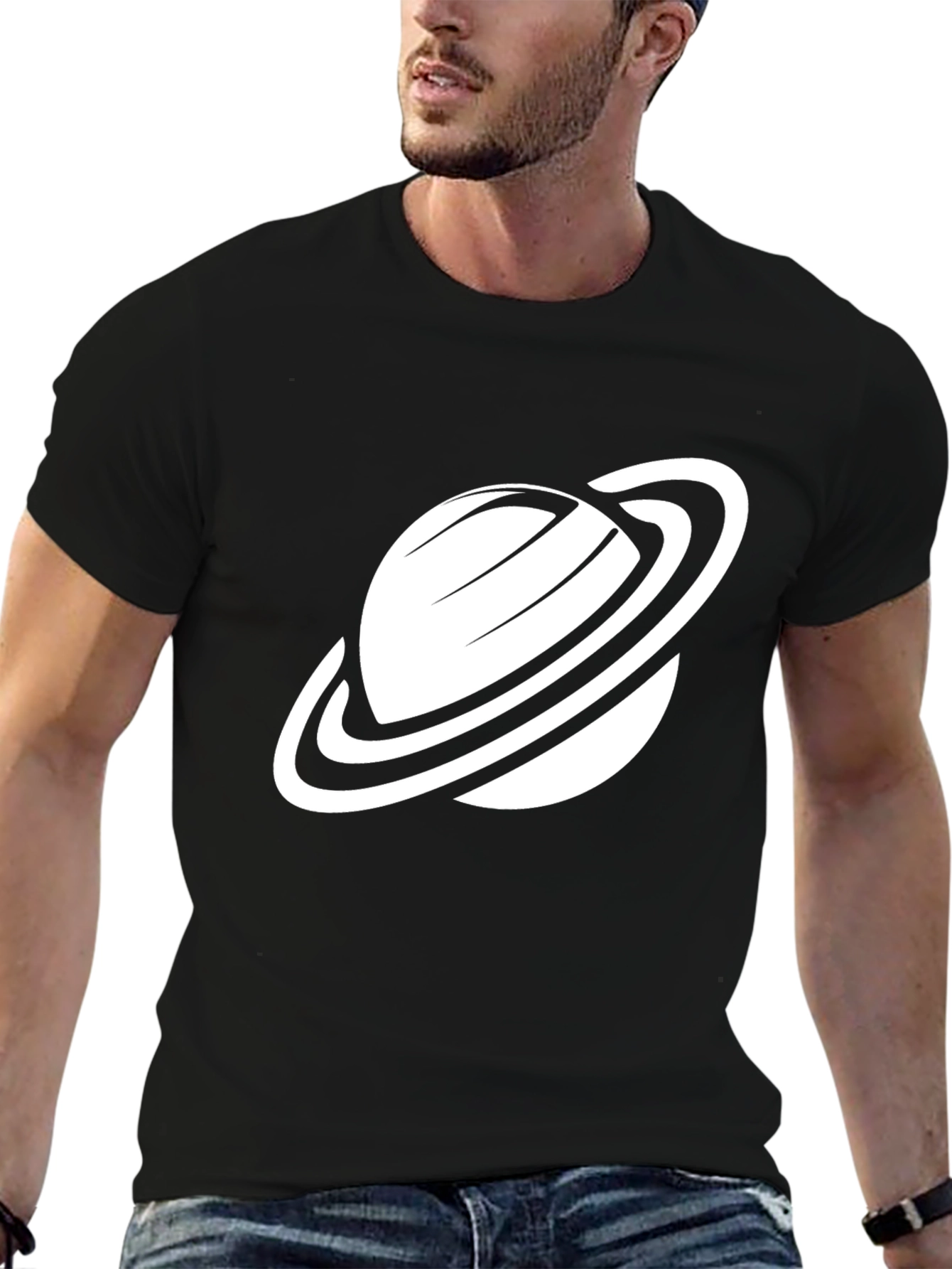 Camiseta Negra con Diseño de Planeta Saturno