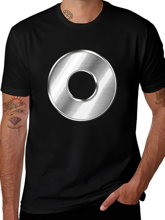 Camiseta Negra con Diseño Circular Metálico