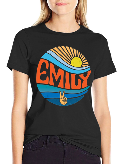 Camiseta Negra Personalizada con Nombre Emily Estilo Retro