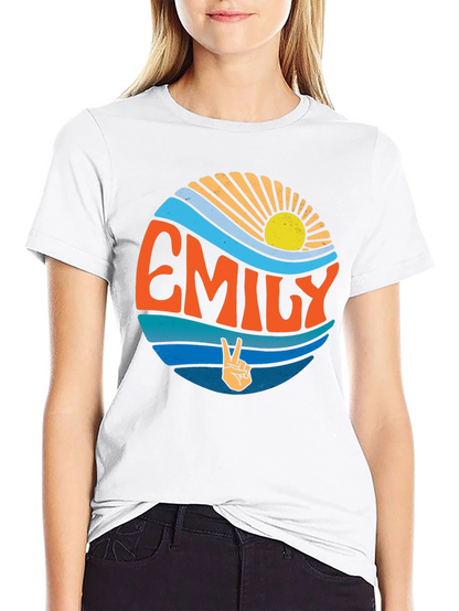 Camiseta Negra Personalizada con Nombre Emily Estilo Retro