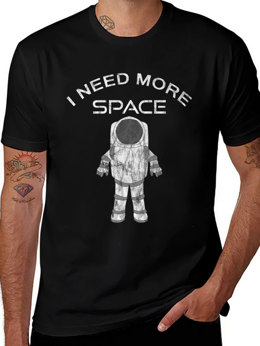 Camiseta Negra Necesito Más Espacio para Hombre