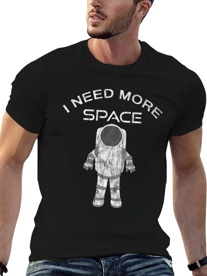 Camiseta Negra Necesito Más Espacio para Hombre