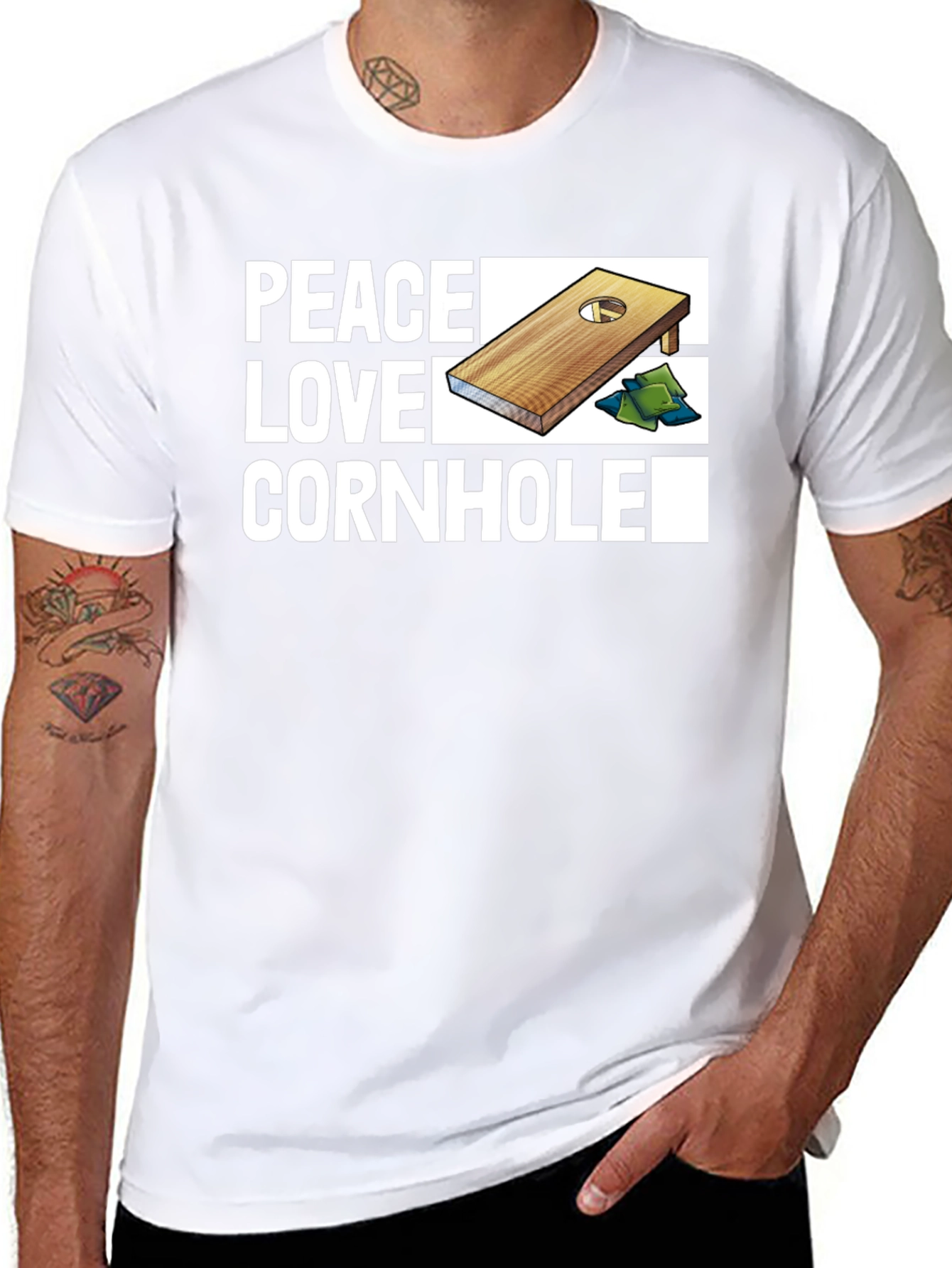 Camiseta Negra Peace Love Cornhole