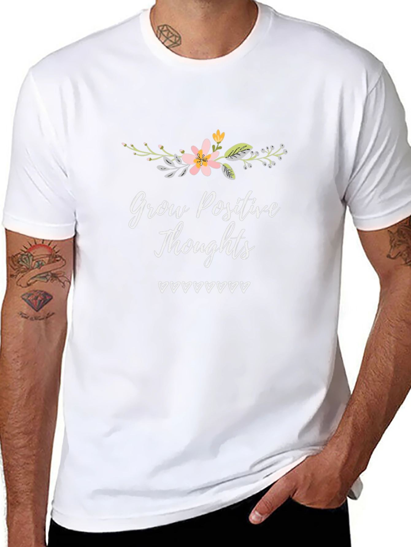 Camiseta Negra con Diseño Floral y Mensaje Positivo