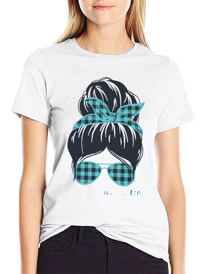 Camiseta Negra Estampada con Moño y Gafas a Cuadros