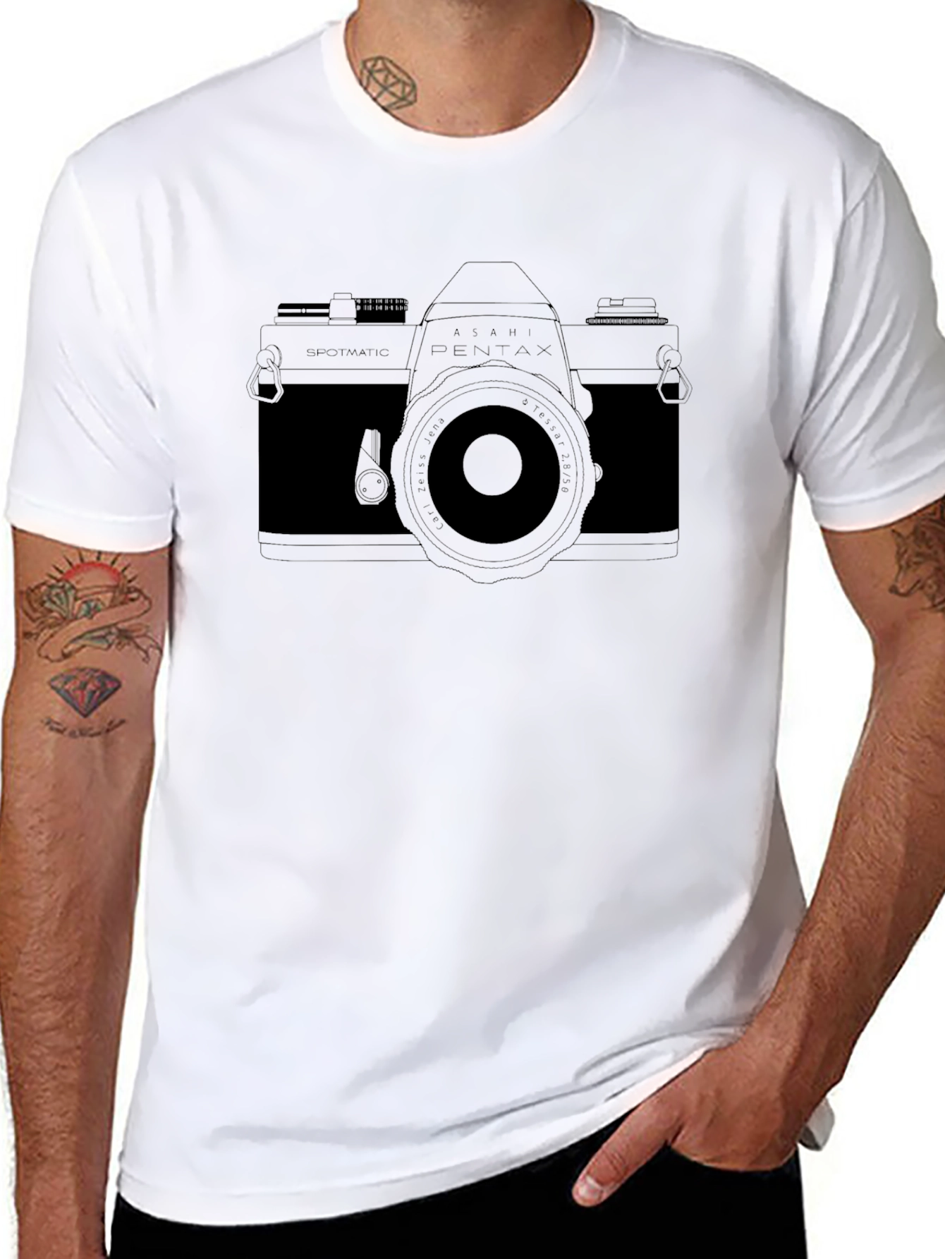 Camiseta Negra con Diseño de Cámara Retro