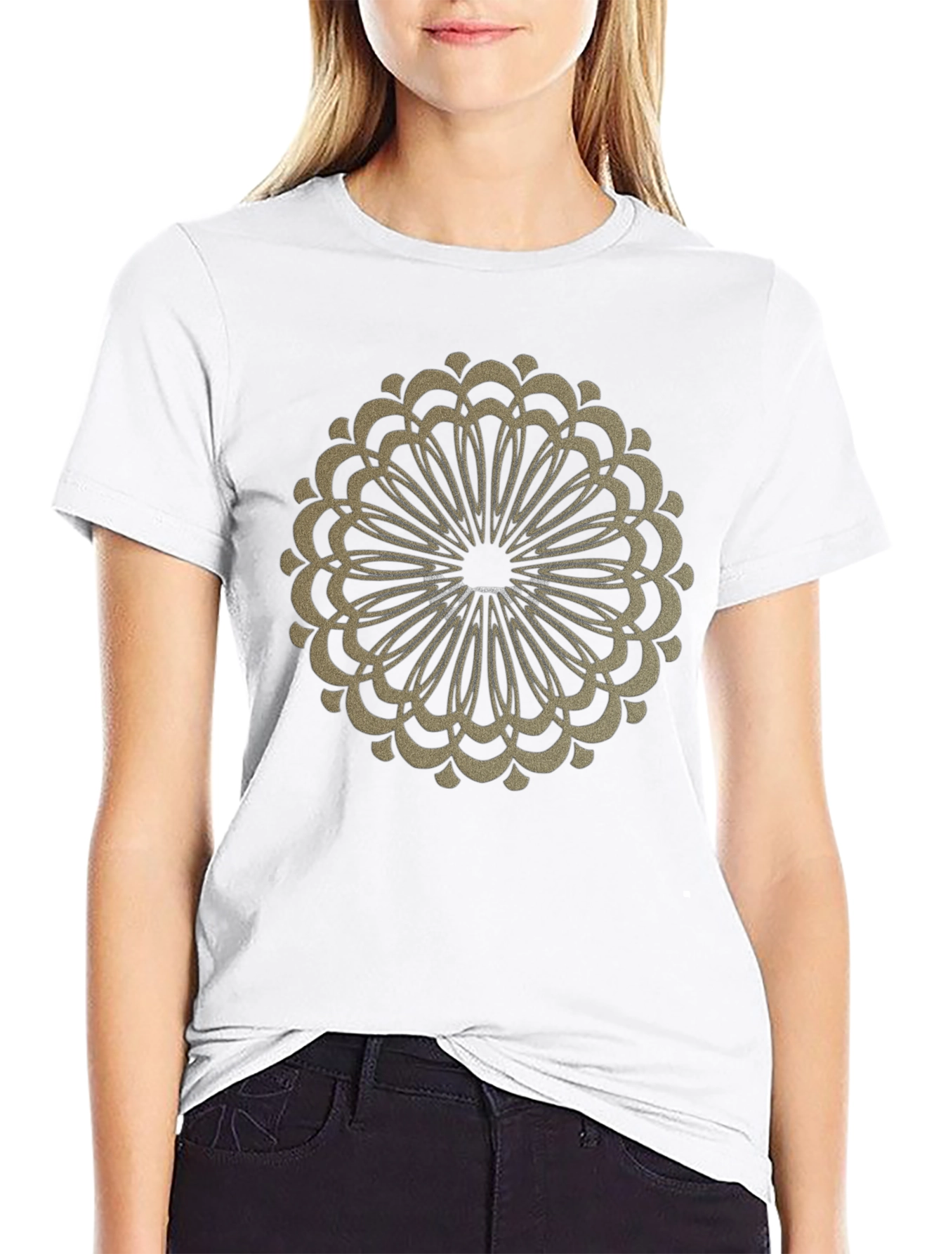 Camiseta Negra con Diseño Mandala Dorado