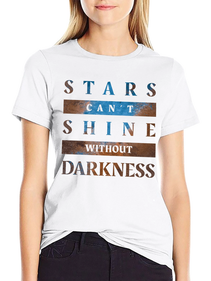 Camiseta Negra con Estampado Inspirador de Estrellas