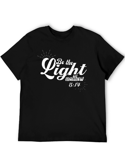 Camiseta Negra Sé la Luz con Cita Bíblica