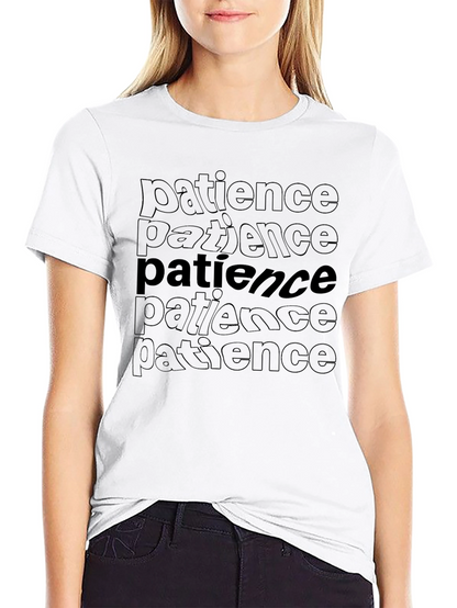 Camiseta Negra con Diseño Patience