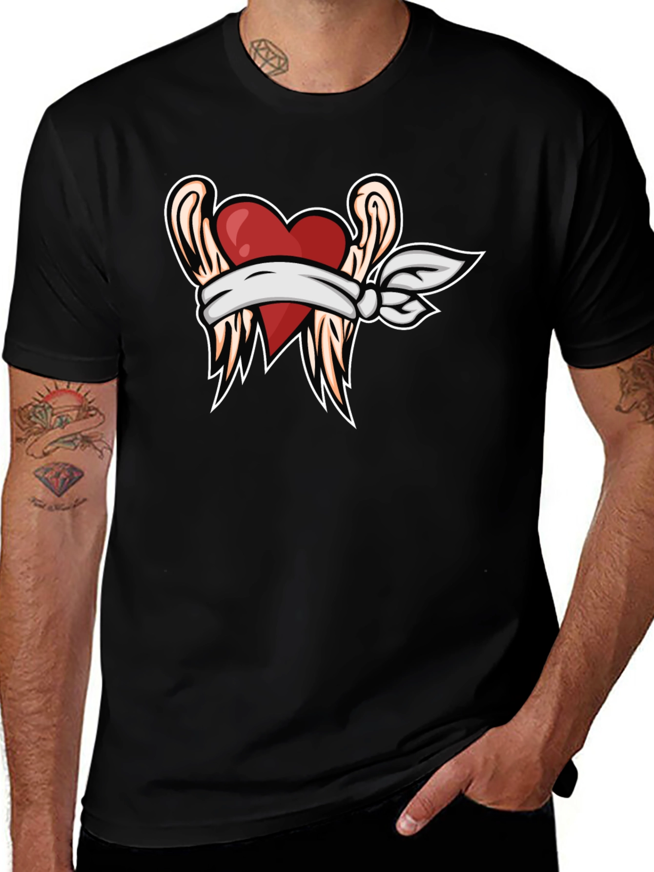 Camiseta Negra Corazón Vendado con Alas