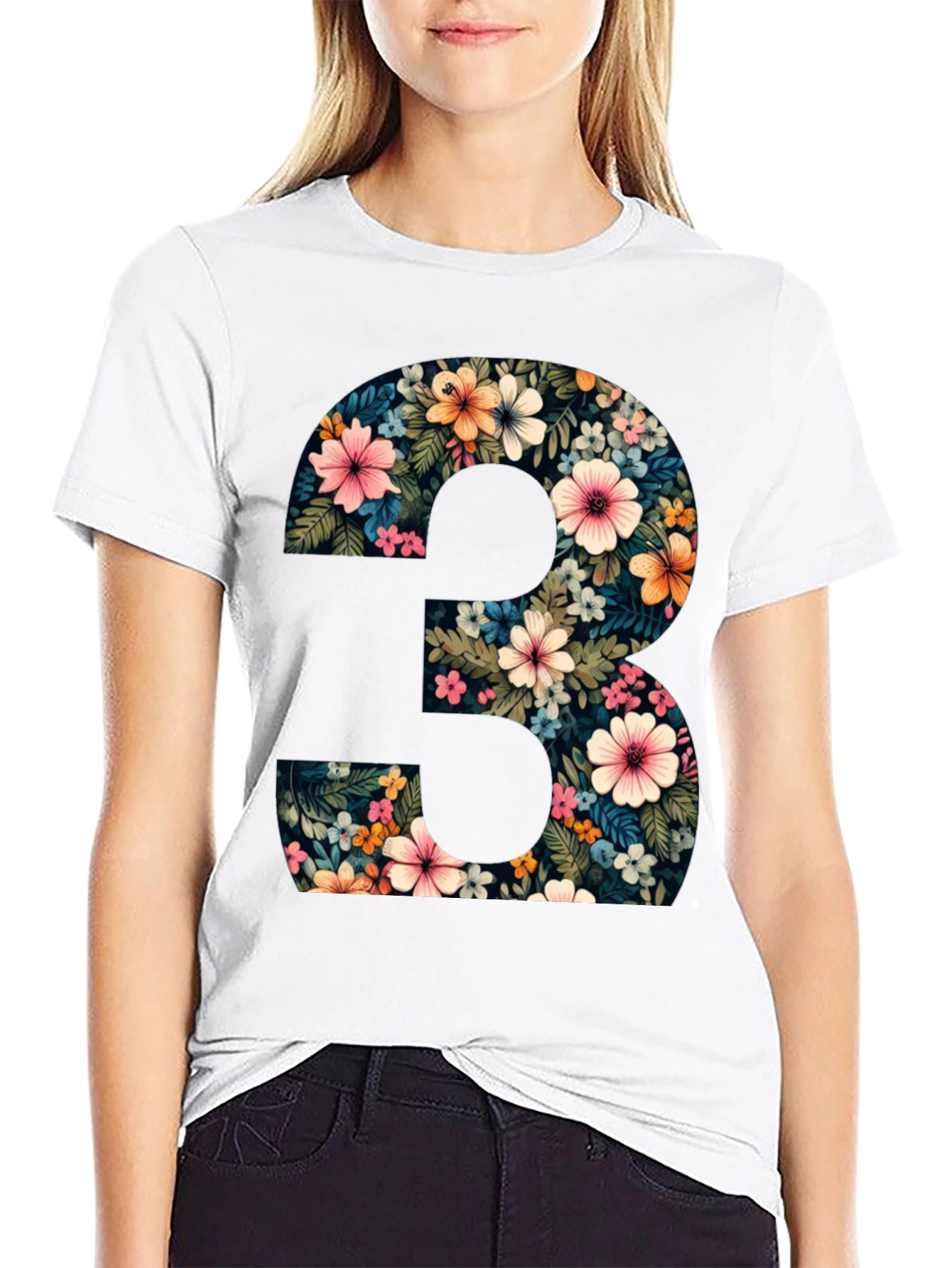 Camiseta Negra Número 3 Floral