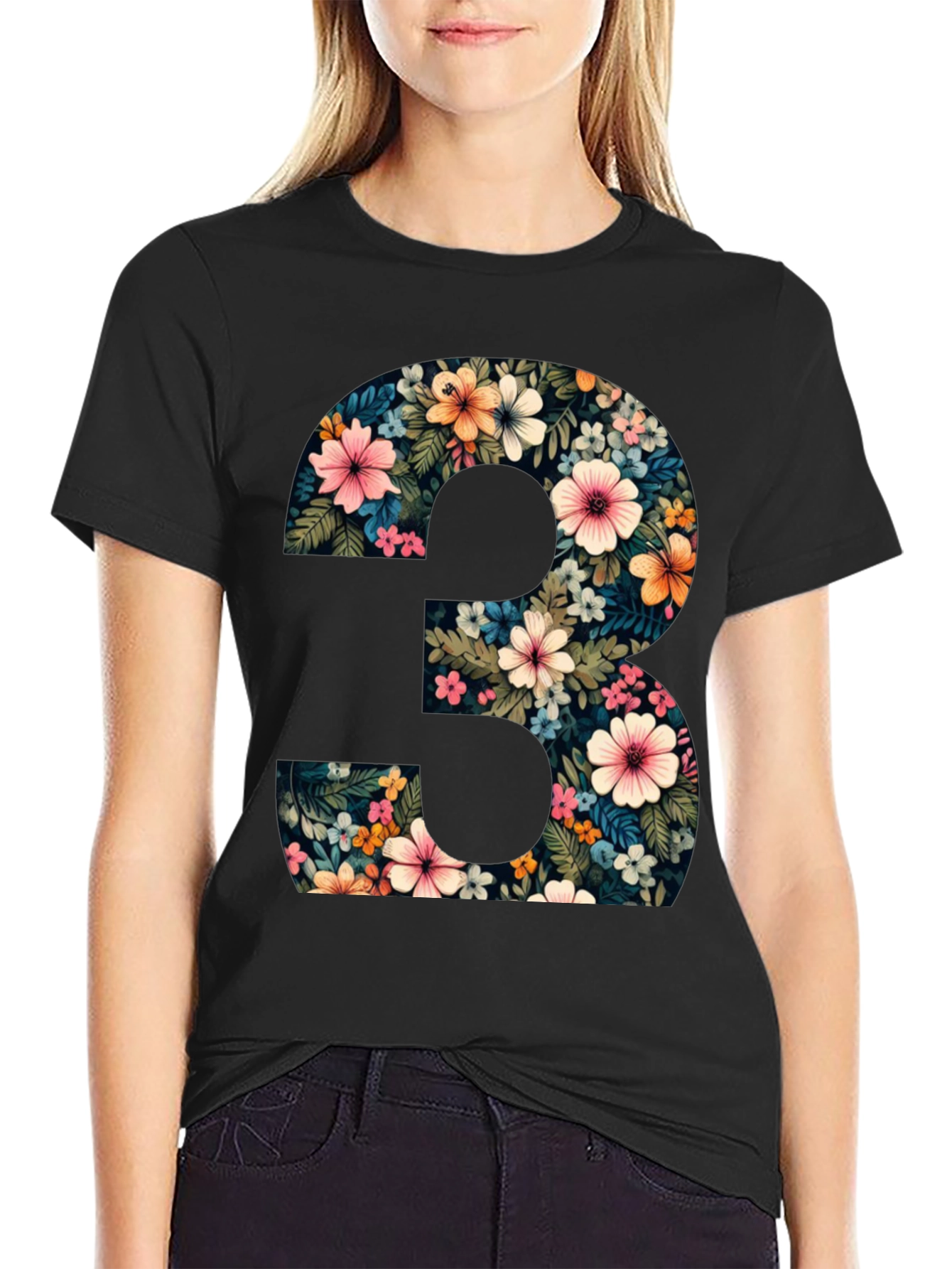 Camiseta Negra Número 3 Floral