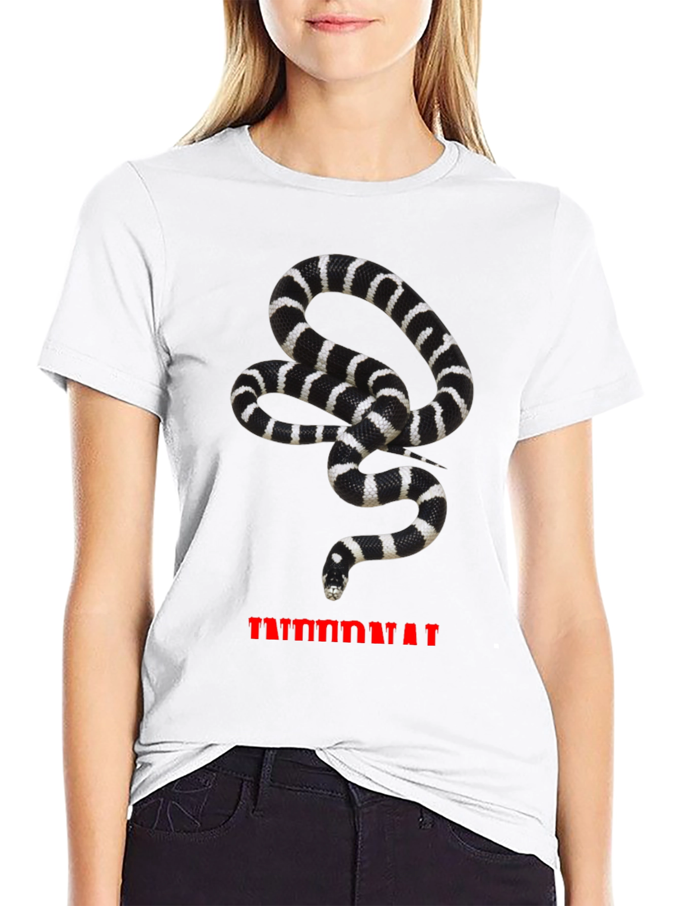 Camiseta Hombre Negra con Estampado de Serpiente Rayada