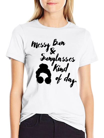 Camiseta Negra Messy Bun & Sunglasses Kind of Day