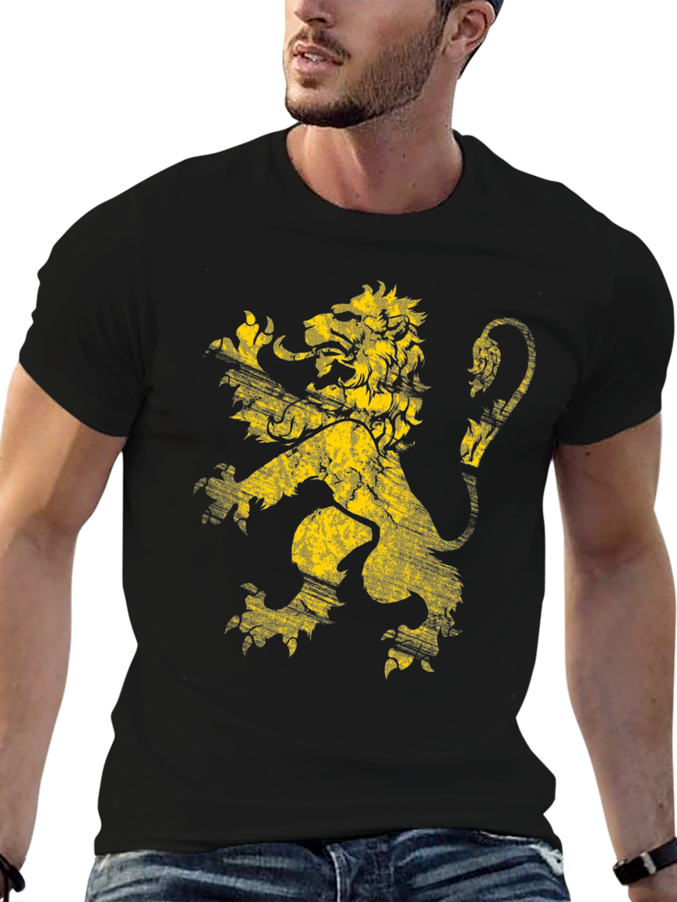 Camiseta Negra con León Dorado Grunge