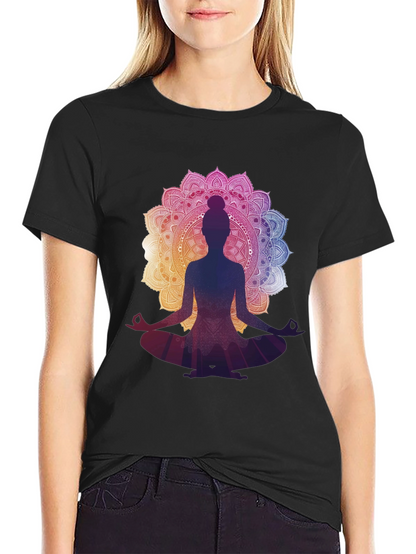 Camiseta Negra con Diseño Mandala y Silueta de Yoga
