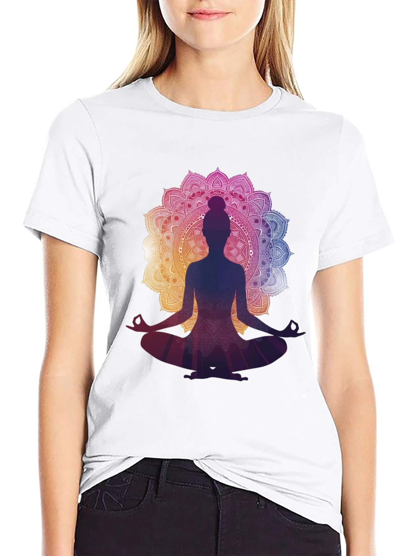 Camiseta Negra con Diseño Mandala y Silueta de Yoga
