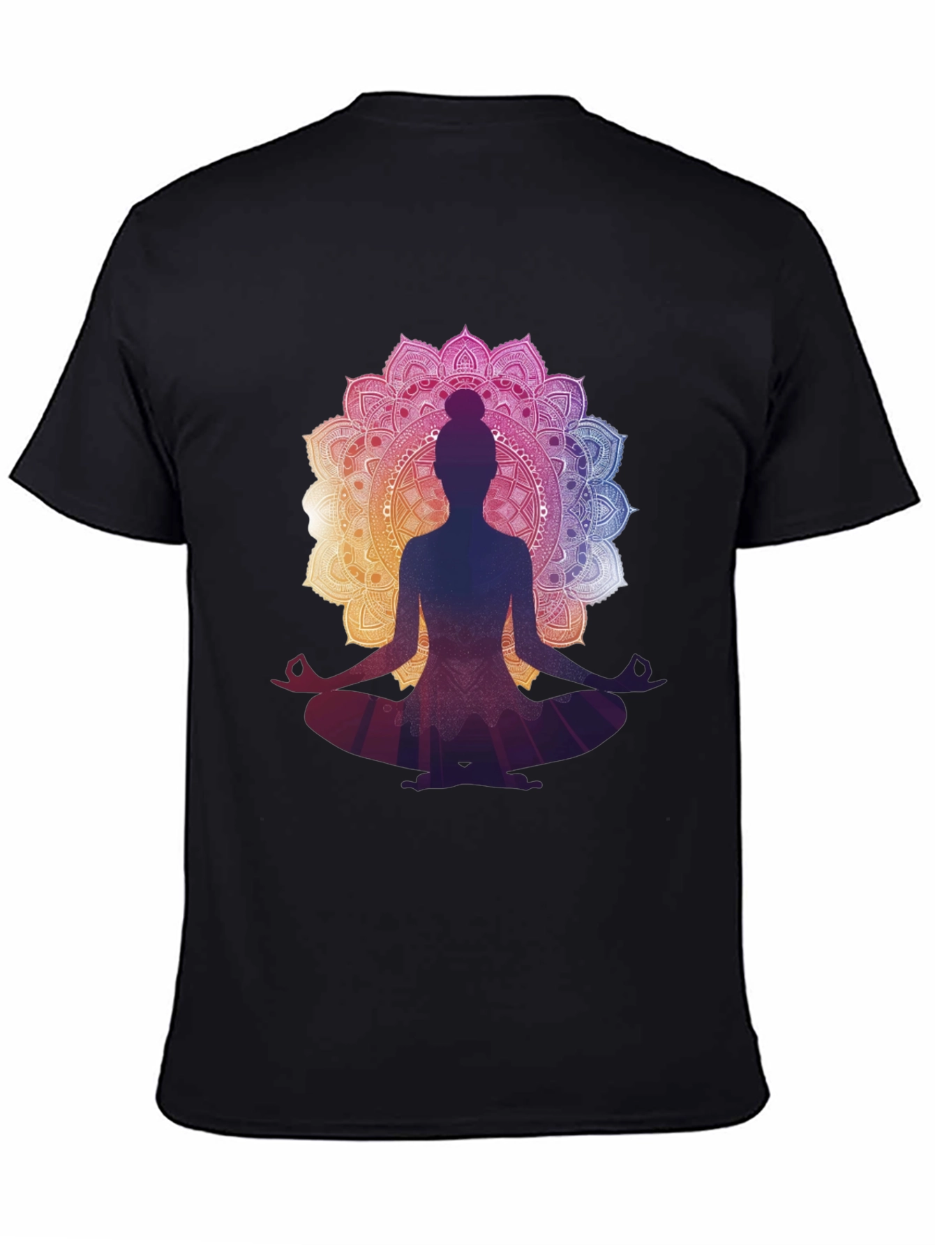 Camiseta Negra con Diseño Mandala y Silueta de Yoga
