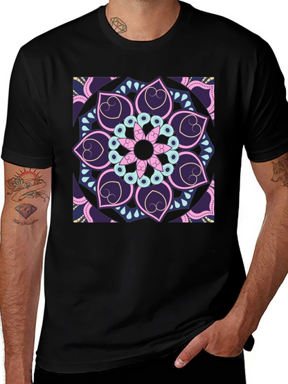 Camiseta Negra con Mandala Floral Abstracta