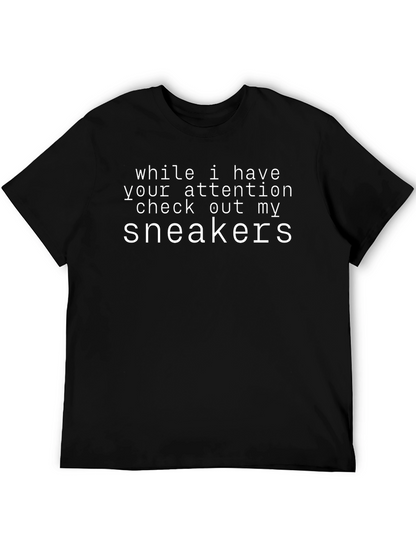 Camiseta Negra con Estampado Sneakers para Hombre