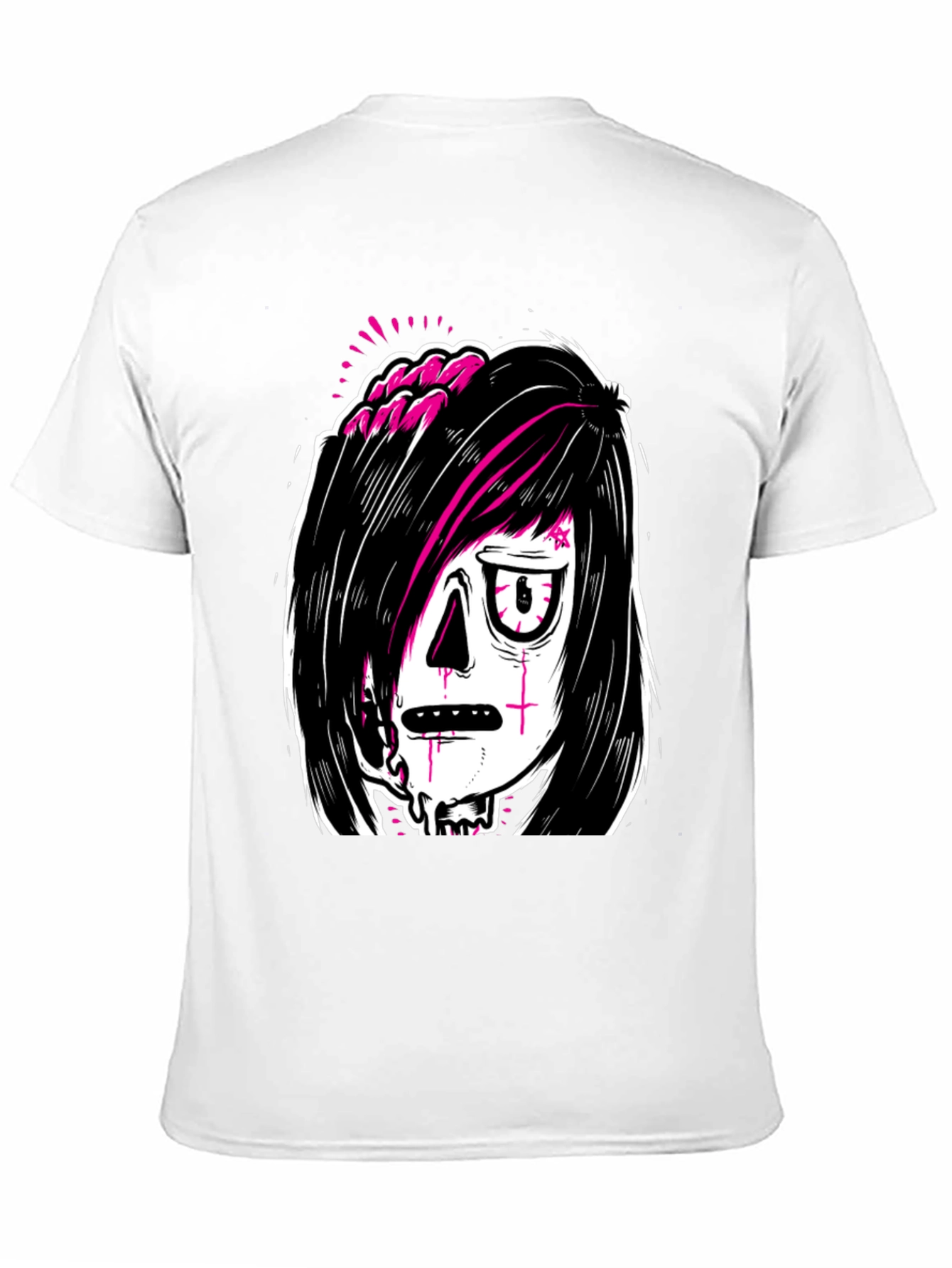 Camiseta Negra con Estampado Gótico y Moderno