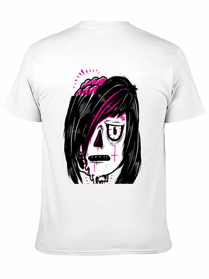 Camiseta Negra con Estampado Gótico y Moderno