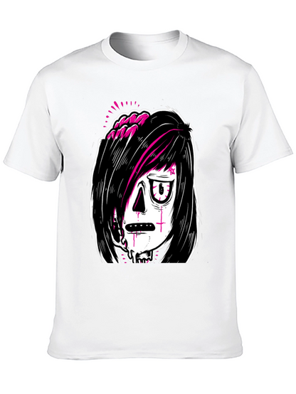 Camiseta Negra con Estampado Gótico y Moderno