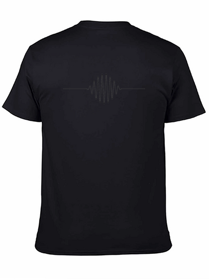 Camiseta Negra Hombre - Diseño Gráfico Lineal